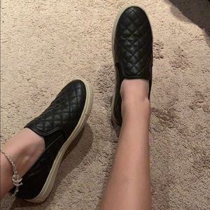 STEVE MADDEN LEATHER SLIP ON SNEAKERS